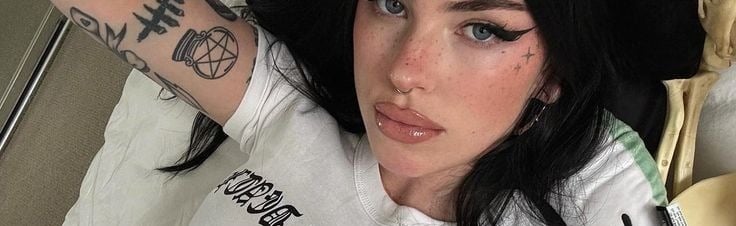 Honey Desires Discord Server Banner