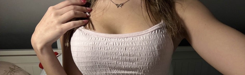 Her shop ♡ Discord Server Banner