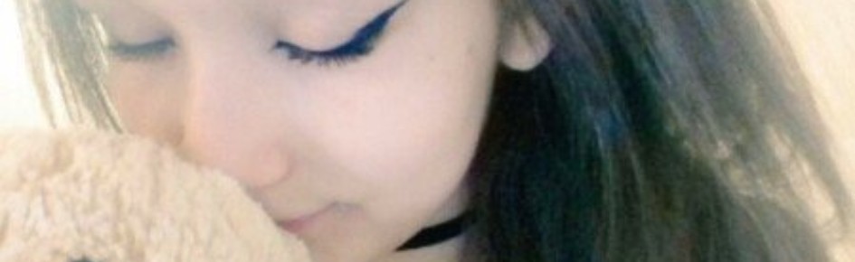 Hot Amie Discord Server Banner