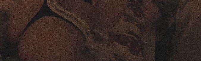 Selling nudes Discord Server Banner